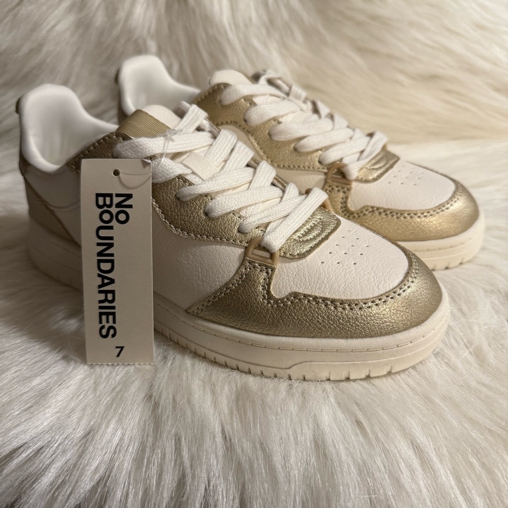 No Boundaries Metallic Gold Shoes Women’s Size 7‎ Lace Up Sneakers EU 38 New